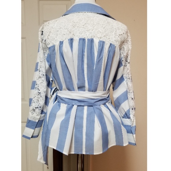 🆕️⬇️Romeo & Juliet Couture Stripe Lace Wrap Blouse - Picture 6 of 8